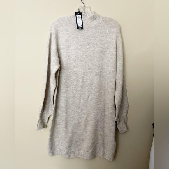 Vero Moda High Neck Long Sleeve Knit Mini Dress Size Medium NWT - Picture 3 of 5